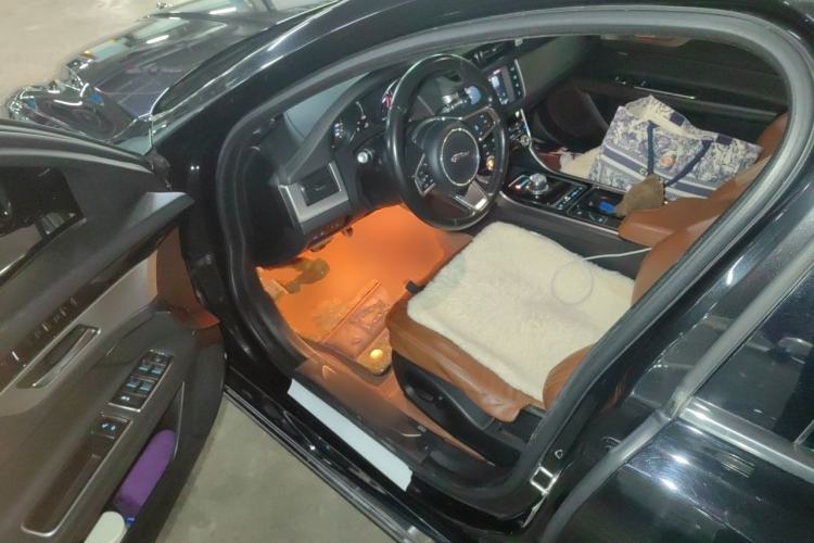 Used Jaguar XFL 2018 XFL 2.0T 200PS Luxury Edition Driver Seat