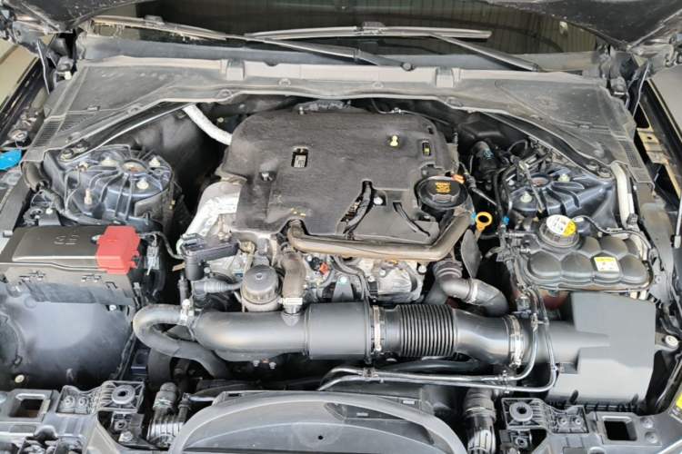 Used Jaguar XFL 2018 XFL 2.0T 250 PS Luxury Edition Engine Bay