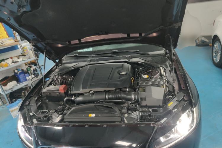 Used Jaguar XFL 2018 XFL 2.0T 200PS Elite Edition Engine Bay