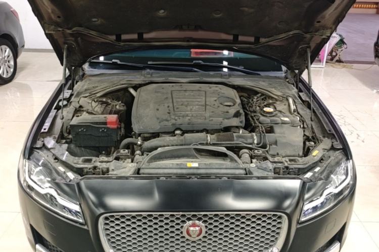 Used Jaguar XFL 2018 XFL 2.0T 250 PS Luxury Edition Engine Bay