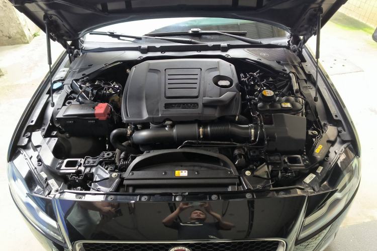 Used Jaguar XFL 2018 XFL 2.0T 250 PS Luxury Edition Engine Bay