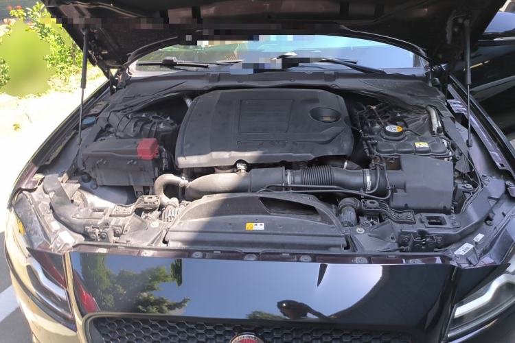 Used Jaguar XFL 2018 XFL 2.0T 250 PS Premium Edition Engine Bay
