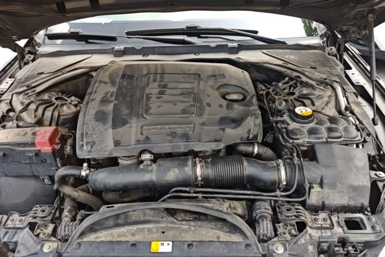 Used Jaguar XFL 2018 XFL 2.0T 250 PS Premium Edition Engine Bay