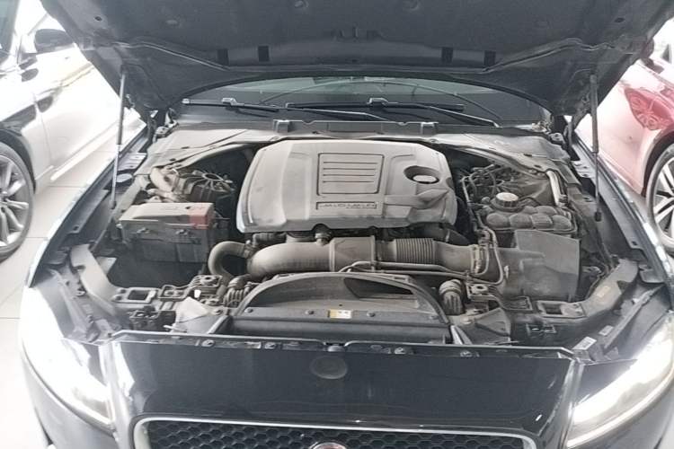 Used Jaguar XFL 2018 XFL 2.0T 250 PS Luxury Edition Engine Bay
