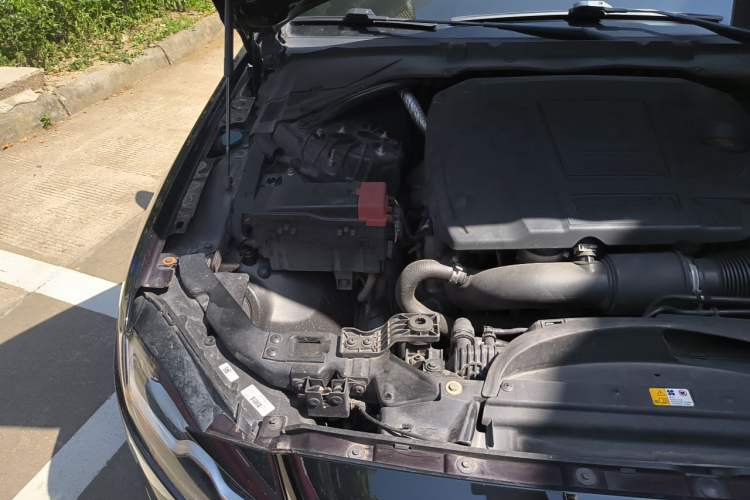 Used Jaguar XFL 2018 XFL 2.0T 250 PS Premium Edition Engine Bay Right