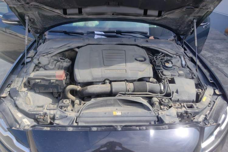 Used Jaguar XFL 2018 XFL 2.0T 250 PS Luxury Edition Engine Bay