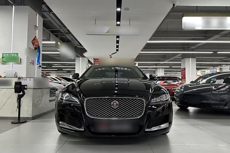 Used Jaguar XFL 2018 XFL 2.0T 250 PS Premium Edition Exterior 1