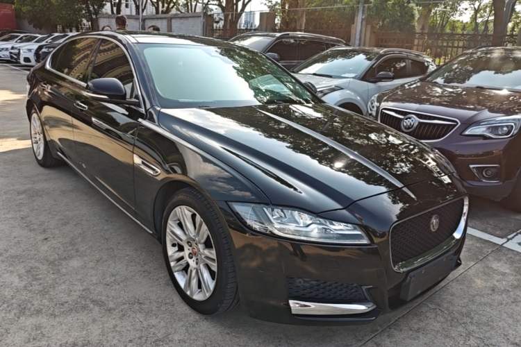 Used Jaguar XFL 2018 XFL 2.0T 250 PS Premium Edition Exterior 1