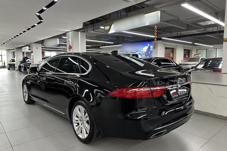 Used Jaguar XFL 2018 XFL 2.0T 250 PS Premium Edition Exterior 3