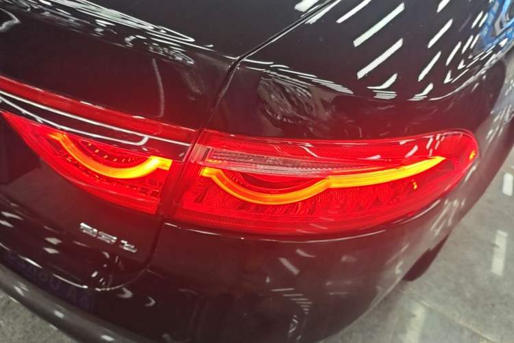 Used Jaguar XFL 2018 XFL 2.0T 250 PS Luxury Edition Exterior 3