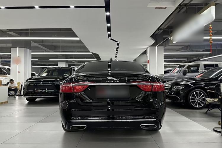 Used Jaguar XFL 2018 XFL 2.0T 250 PS Premium Edition Exterior 4