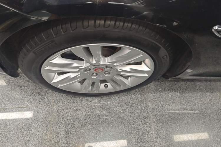Used Jaguar XFL 2018 XFL 2.0T 250 PS Luxury Edition Exterior 4