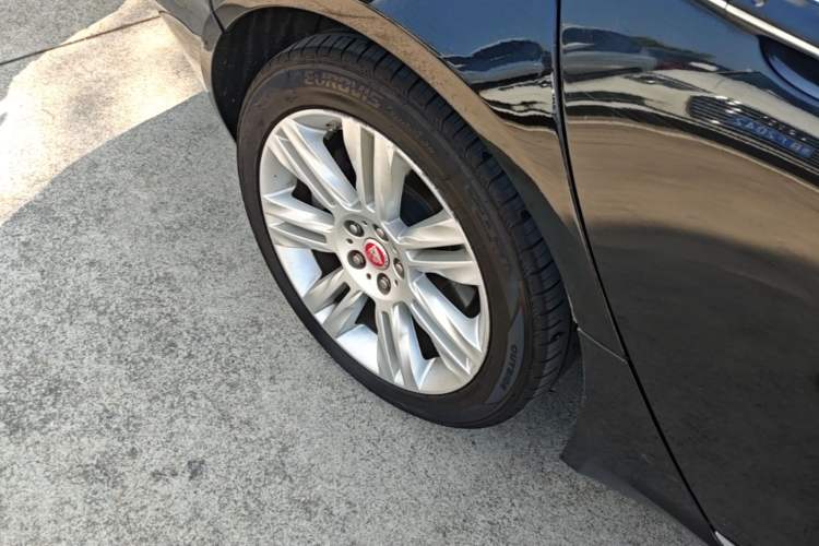 Used Jaguar XFL 2018 XFL 2.0T 250 PS Premium Edition Exterior 5