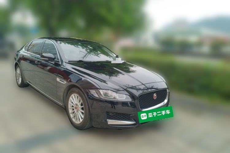 Used Jaguar XFL 2018 XFL 2.0T 200PS Luxury Edition Front Right 45 Deg
