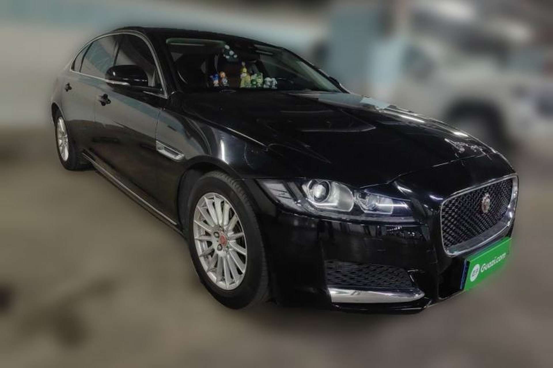 Used Jaguar XFL 2018 XFL 2.0T 200PS Luxury Edition Front Right 45 Deg