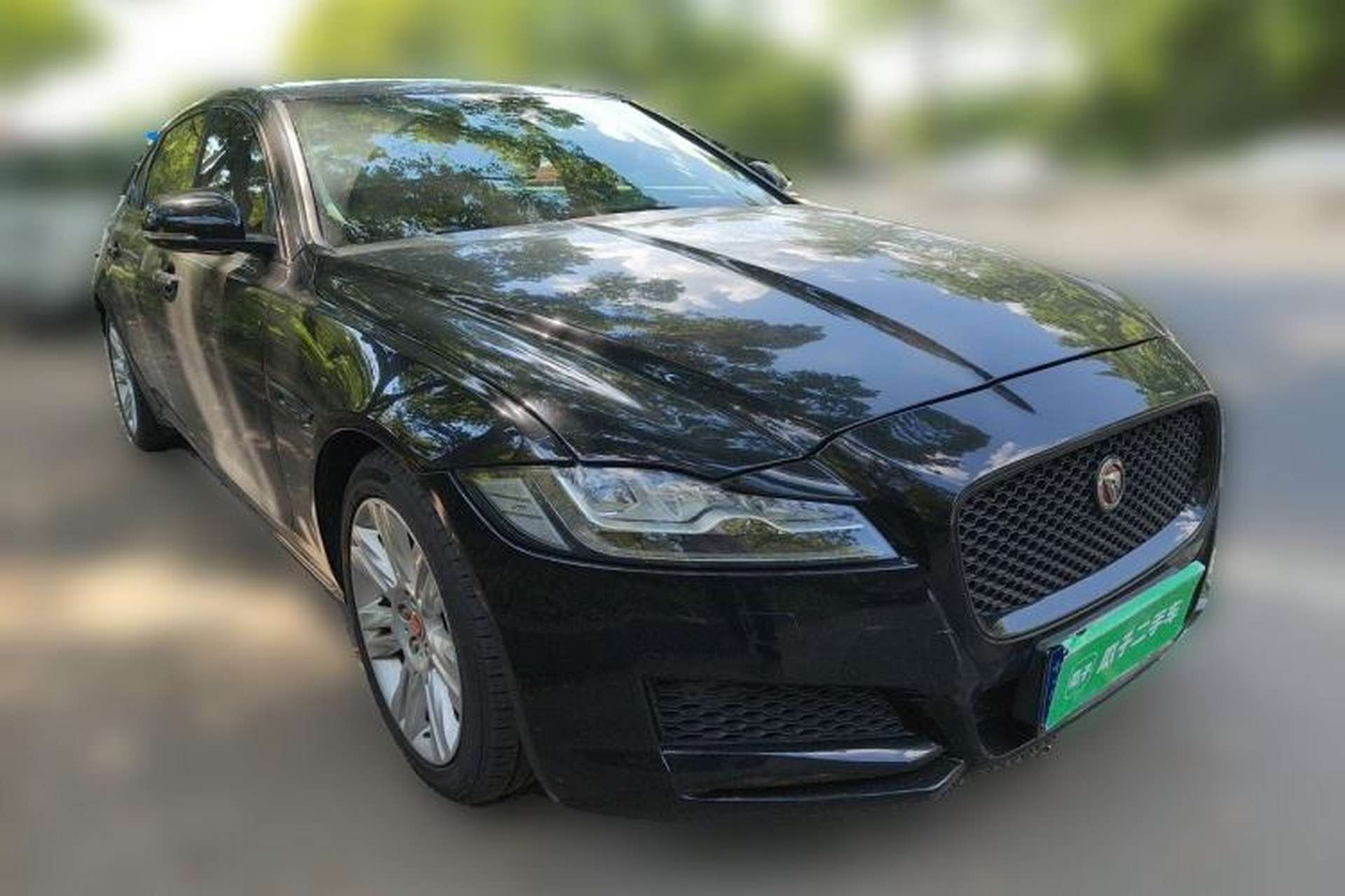 Used Jaguar XFL 2018 XFL 2.0T 250 PS Luxury Edition Front Right 45 Deg