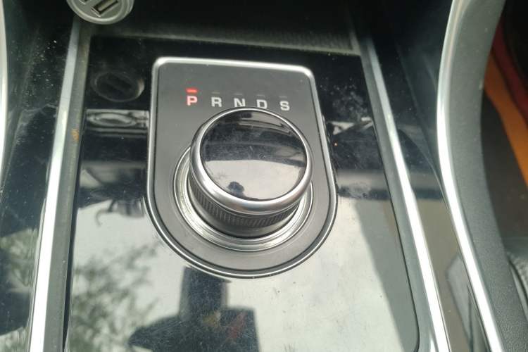 Used Jaguar XFL 2018 XFL 2.0T 200PS Luxury Edition Gear Lever