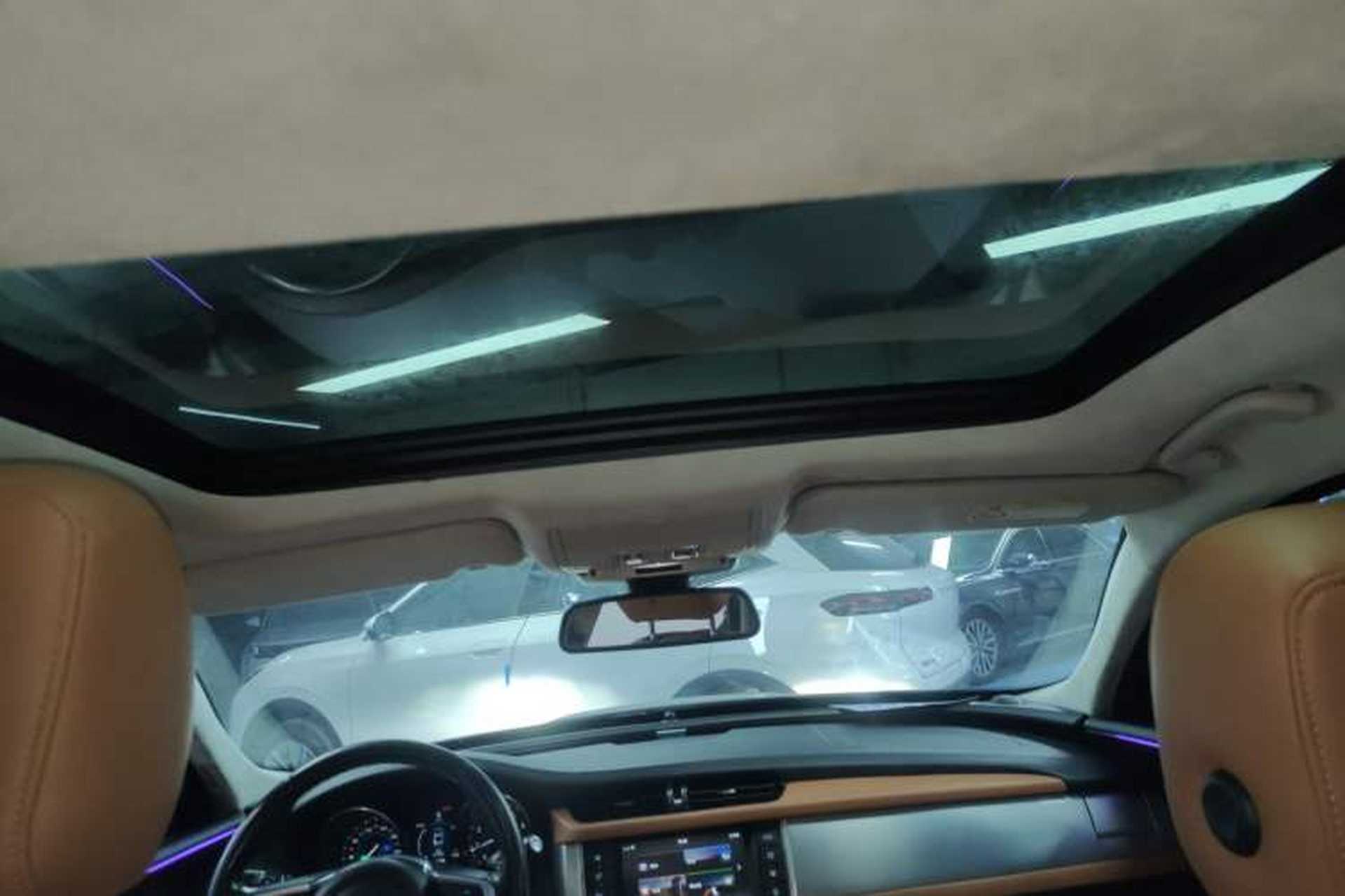 Used Jaguar XFL 2018 XFL 2.0T 200PS Elite Edition Headliner