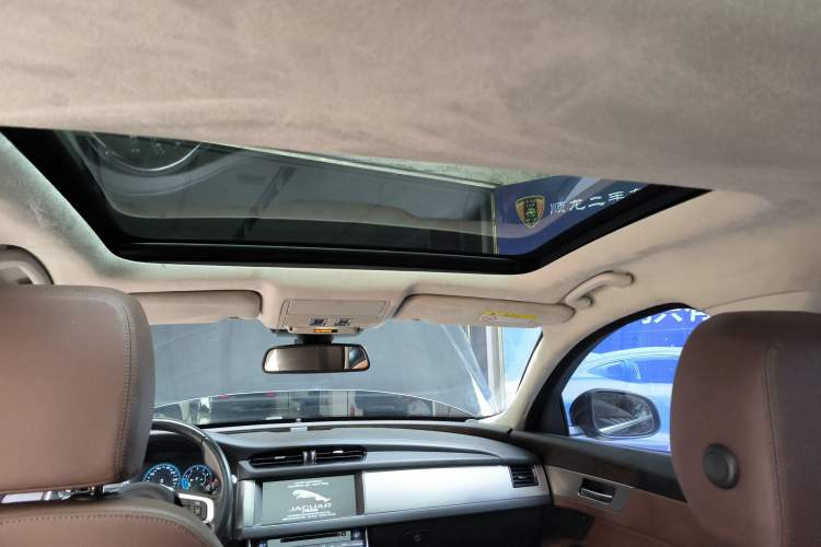 Used Jaguar XFL 2018 XFL 2.0T 250 PS Luxury Edition Headliner