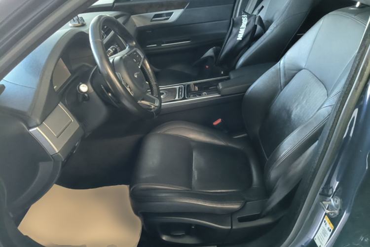 Used Jaguar XFL 2018 XFL 2.0T 250 PS Luxury Edition Left Front Seat