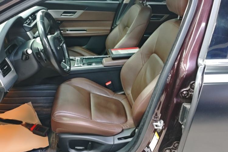 Used Jaguar XFL 2018 XFL 2.0T 250 PS Luxury Edition Left Front Seat