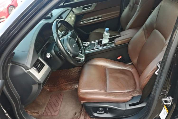 Used Jaguar XFL 2018 XFL 2.0T 250 PS Premium Edition Left Front Seat