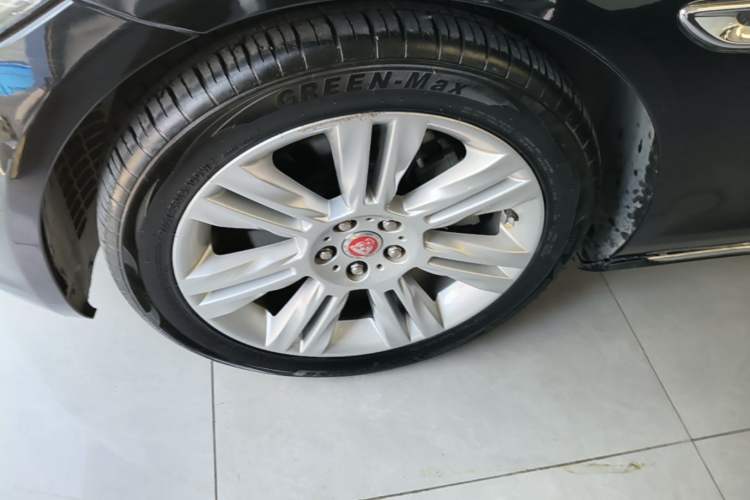 Used Jaguar XFL 2018 XFL 2.0T 250 PS Luxury Edition Left Front Wheel Hub