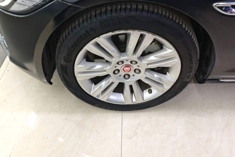 Used Jaguar XFL 2018 XFL 2.0T 250 PS Luxury Edition Left Front Wheel Hub
