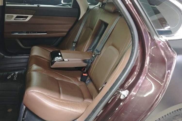 Used Jaguar XFL 2018 XFL 2.0T 250 PS Luxury Edition Left Rear Seat