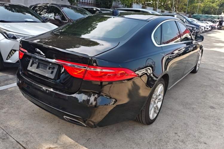 Used Jaguar XFL 2018 XFL 2.0T 250 PS Premium Edition Rear Right 45 Deg