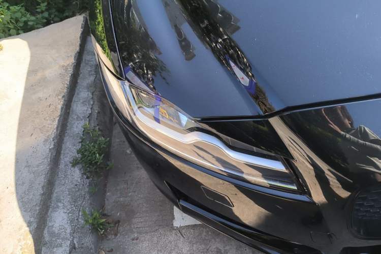 Used Jaguar XFL 2018 XFL 2.0T 250 PS Premium Edition Right Front Headlight
