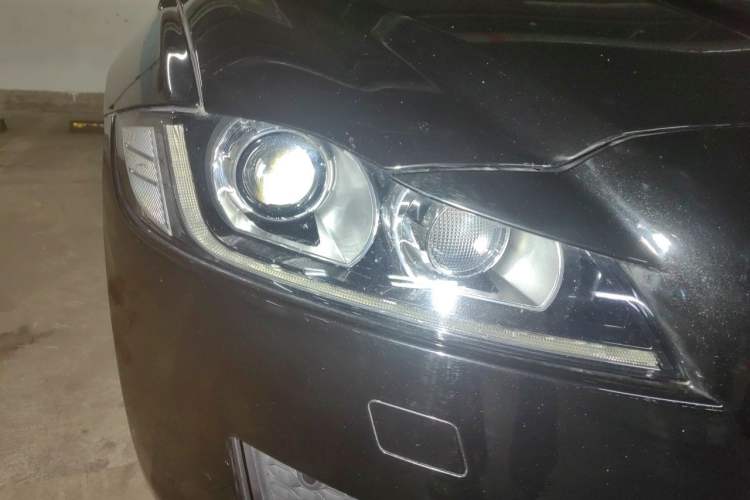Used Jaguar XFL 2018 XFL 2.0T 200PS Luxury Edition Right Front Headlight
