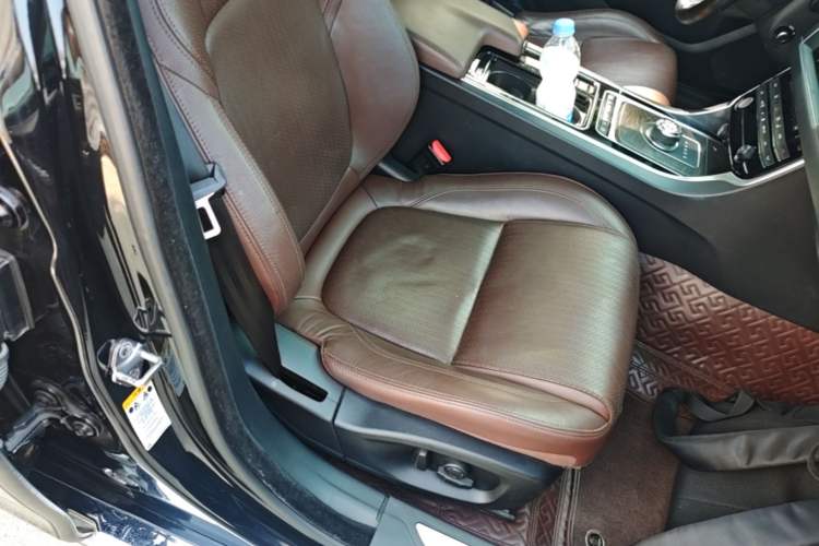 Used Jaguar XFL 2018 XFL 2.0T 250 PS Premium Edition Right Front Seat