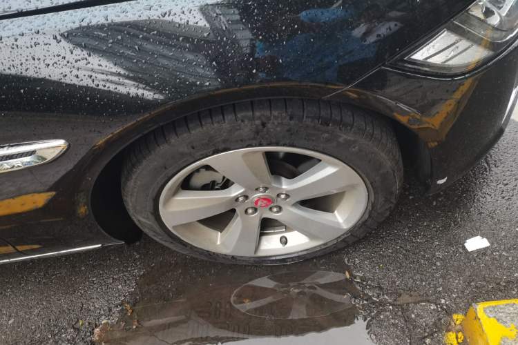 Used Jaguar XFL 2018 XFL 2.0T 200PS Elite Edition Right Front Wheel Hub