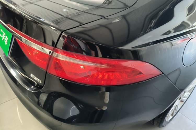 Used Jaguar XFL 2018 XFL 2.0T 250 PS Luxury Edition Right Rear Taillight