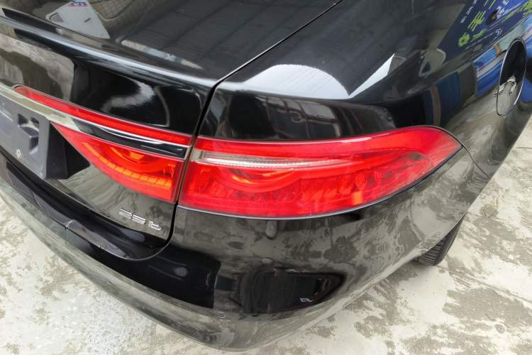Used Jaguar XFL 2018 XFL 2.0T 250 PS Luxury Edition Right Rear Taillight