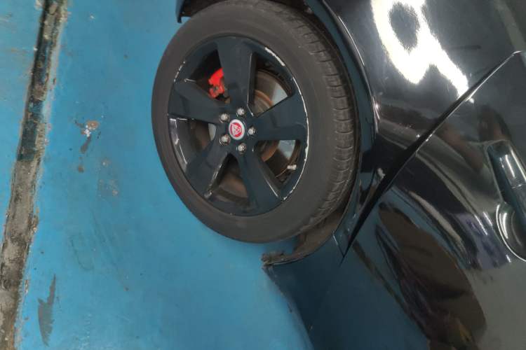 Used Jaguar XFL 2018 XFL 2.0T 200PS Elite Edition Right Rear Wheel Hub