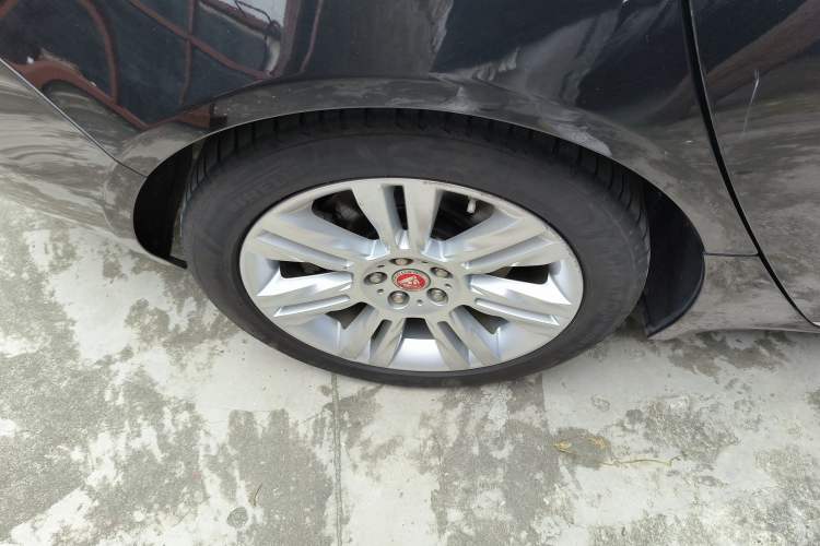 Used Jaguar XFL 2018 XFL 2.0T 250 PS Luxury Edition Right Rear Wheel Hub