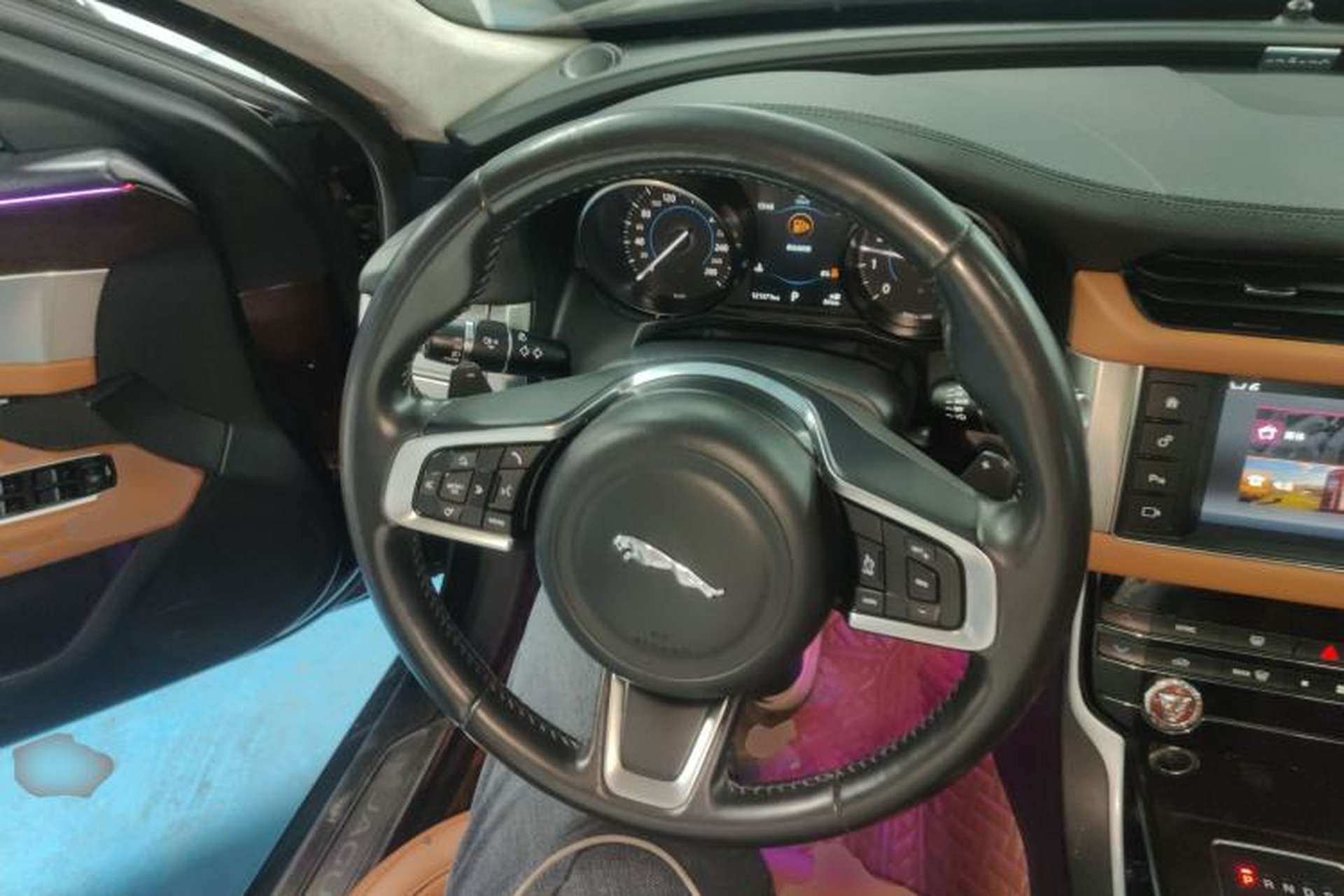 Used Jaguar XFL 2018 XFL 2.0T 200PS Elite Edition Steering Wheel