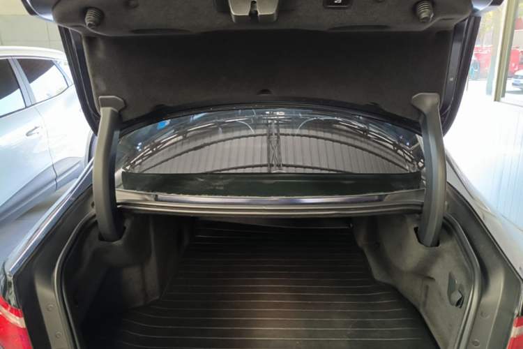 Used Jaguar XFL 2018 XFL 2.0T 250 PS Luxury Edition Trunk