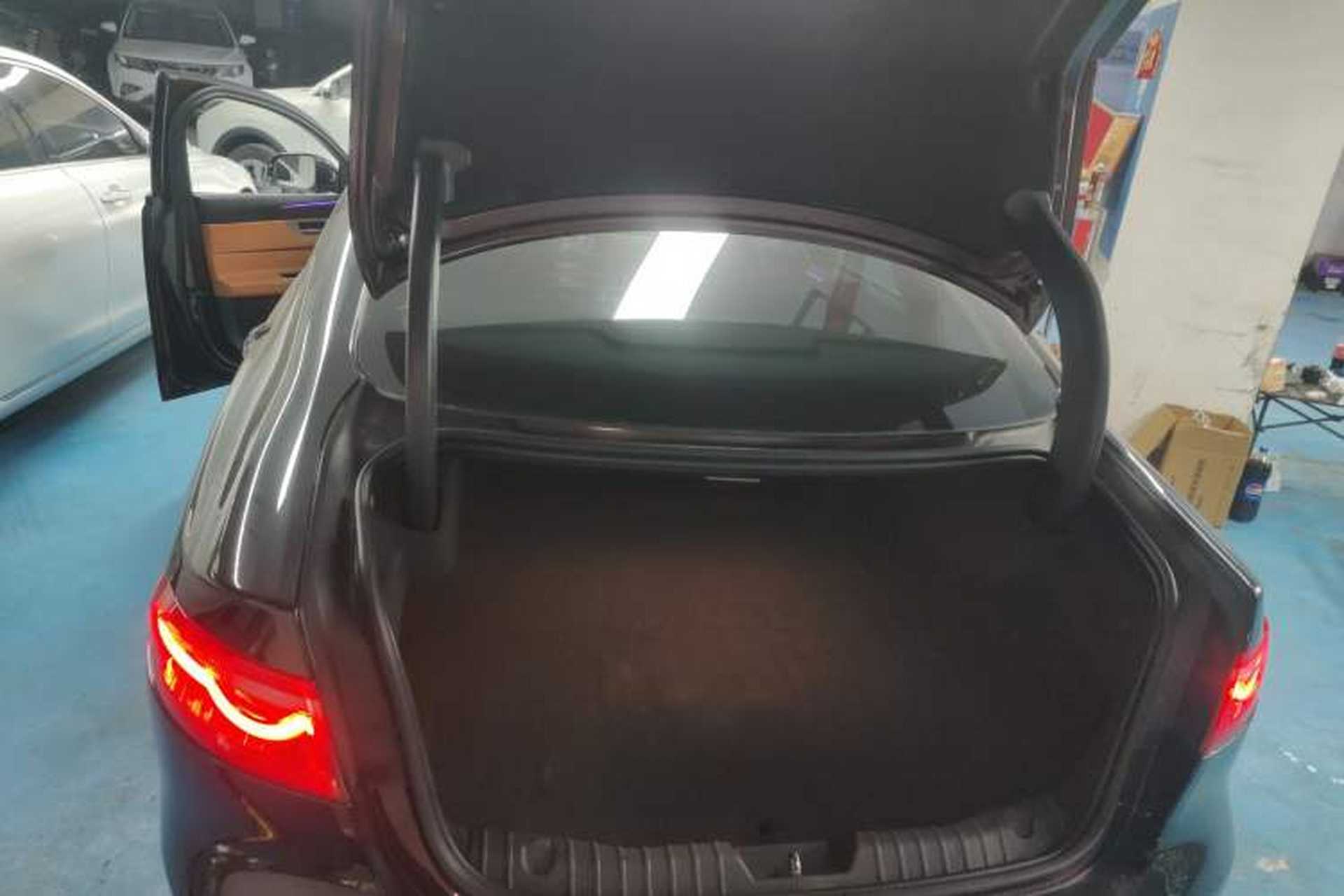 Used Jaguar XFL 2018 XFL 2.0T 200PS Elite Edition Trunk