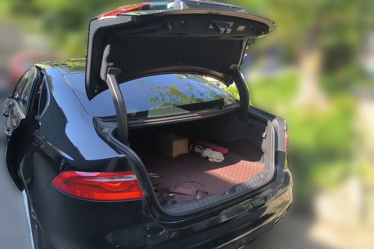 Used Jaguar XFL 2018 XFL 2.0T 250 PS Premium Edition Trunk