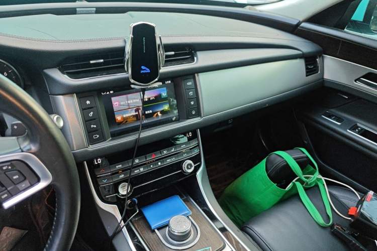 Used Jaguar XFL 2018 XFL 2.0T 200PS Elite Edition Audio And AC Panel