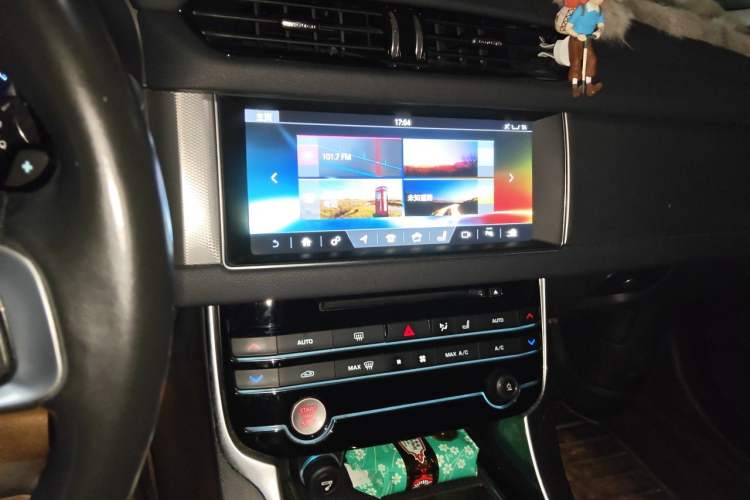 Used Jaguar XFL 2018 XFL 2.0T 250 PS Luxury Edition Audio And AC Panel
