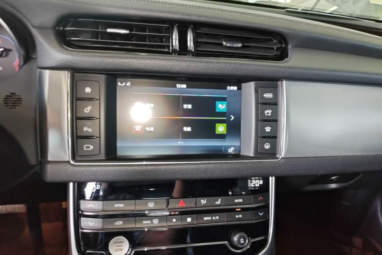 Used Jaguar XFL 2018 XFL 2.0T 200PS Elite Edition Audio And AC Panel