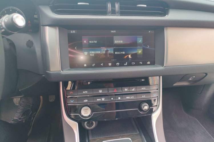 Used Jaguar XFL 2018 XFL 2.0T 200PS Elite Edition Audio And AC Panel