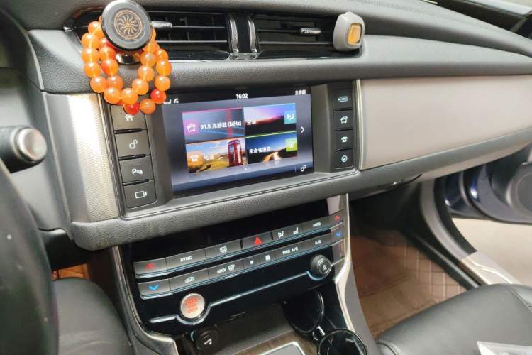 Used Jaguar XFL 2018 XFL 2.0T 200PS Elite Edition Audio And AC Panel