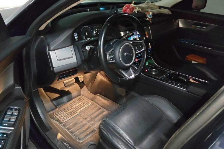 Used Jaguar XFL 2018 XFL 2.0T 250 PS Luxury Edition Driver Seat