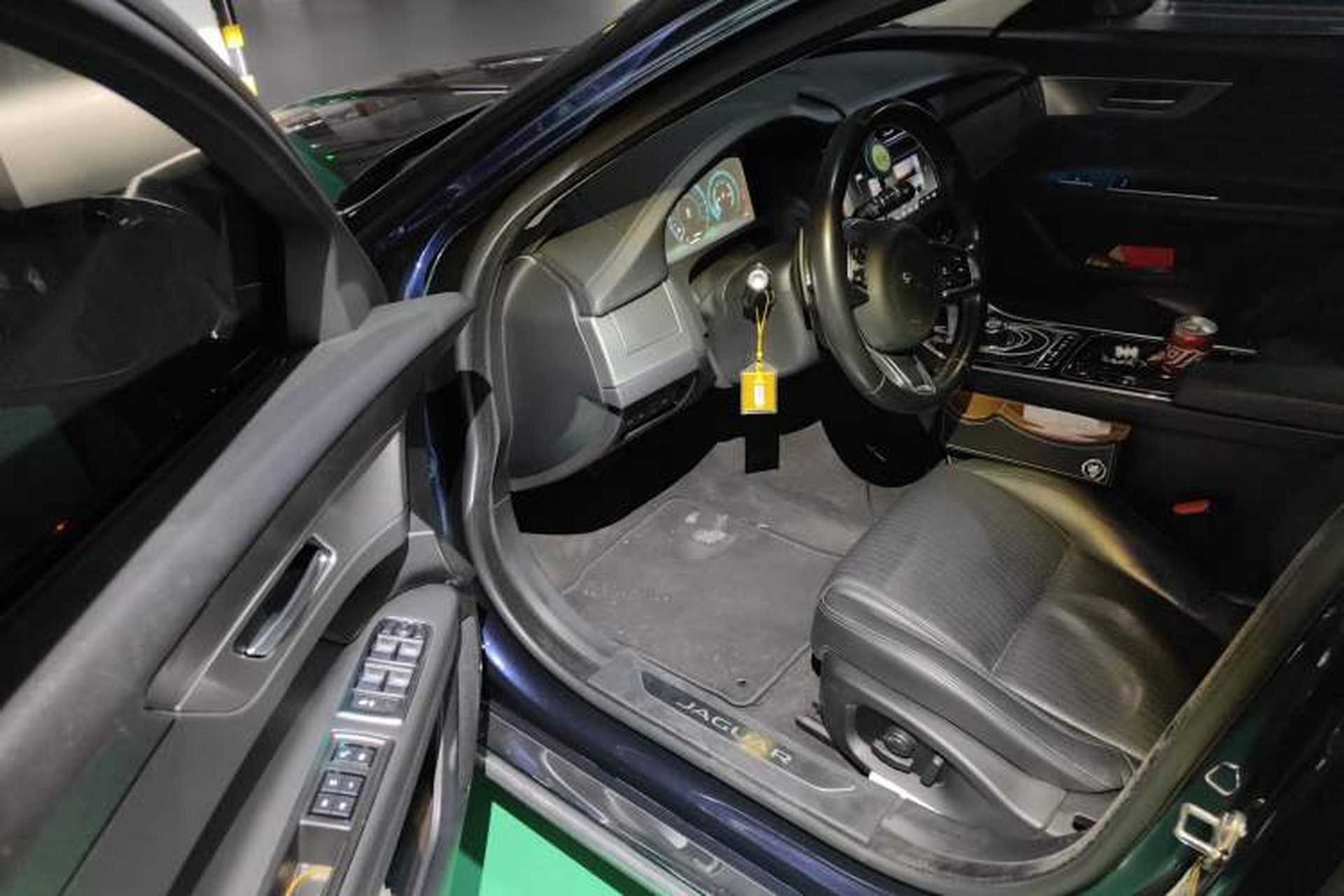 Used Jaguar XFL 2018 XFL 2.0T 250 PS Premium Edition Driver Seat