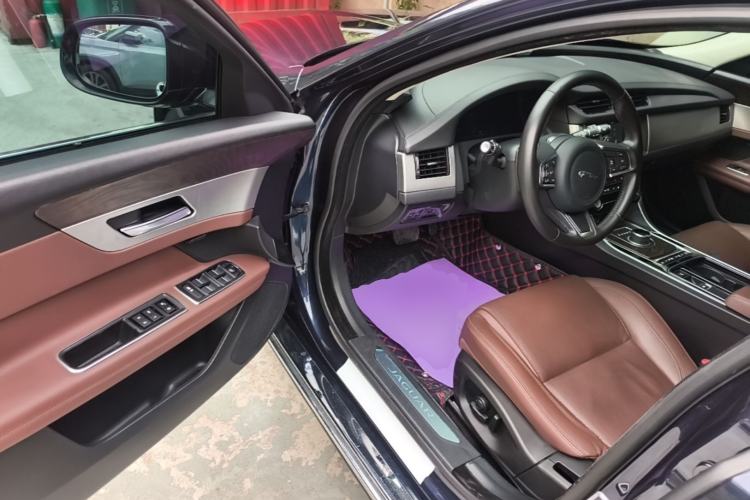 Used Jaguar XFL 2018 XFL 2.0T 250 PS Premium Edition Driver Seat
